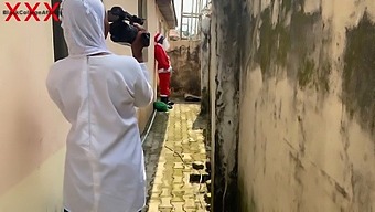 Santa And Hijabi Babe Have A Naughty Christmas Encounter