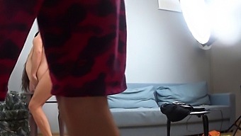 Venäjän Kotitekoinen Porno Video, Jossa Nelya Smalls Ja Oliver Trunk: Kulissien Takana Näyttää